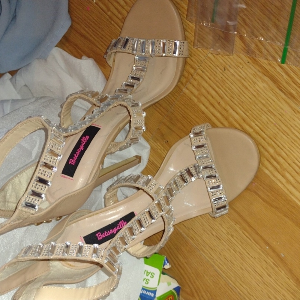 Size 7 shoe